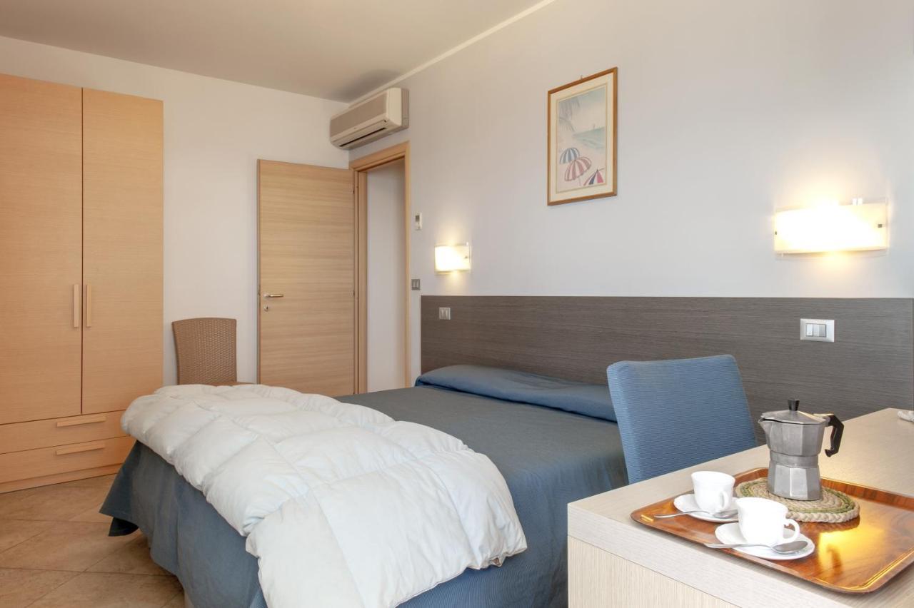 Residence Villa Lo Scoglietto San Vincenzo Pokoj fotografie
